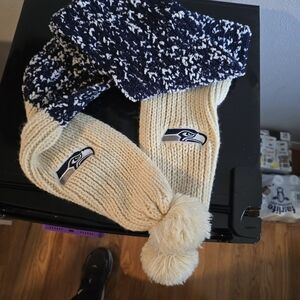Seattle Seahawks Knit Scarf - Cream and Navy